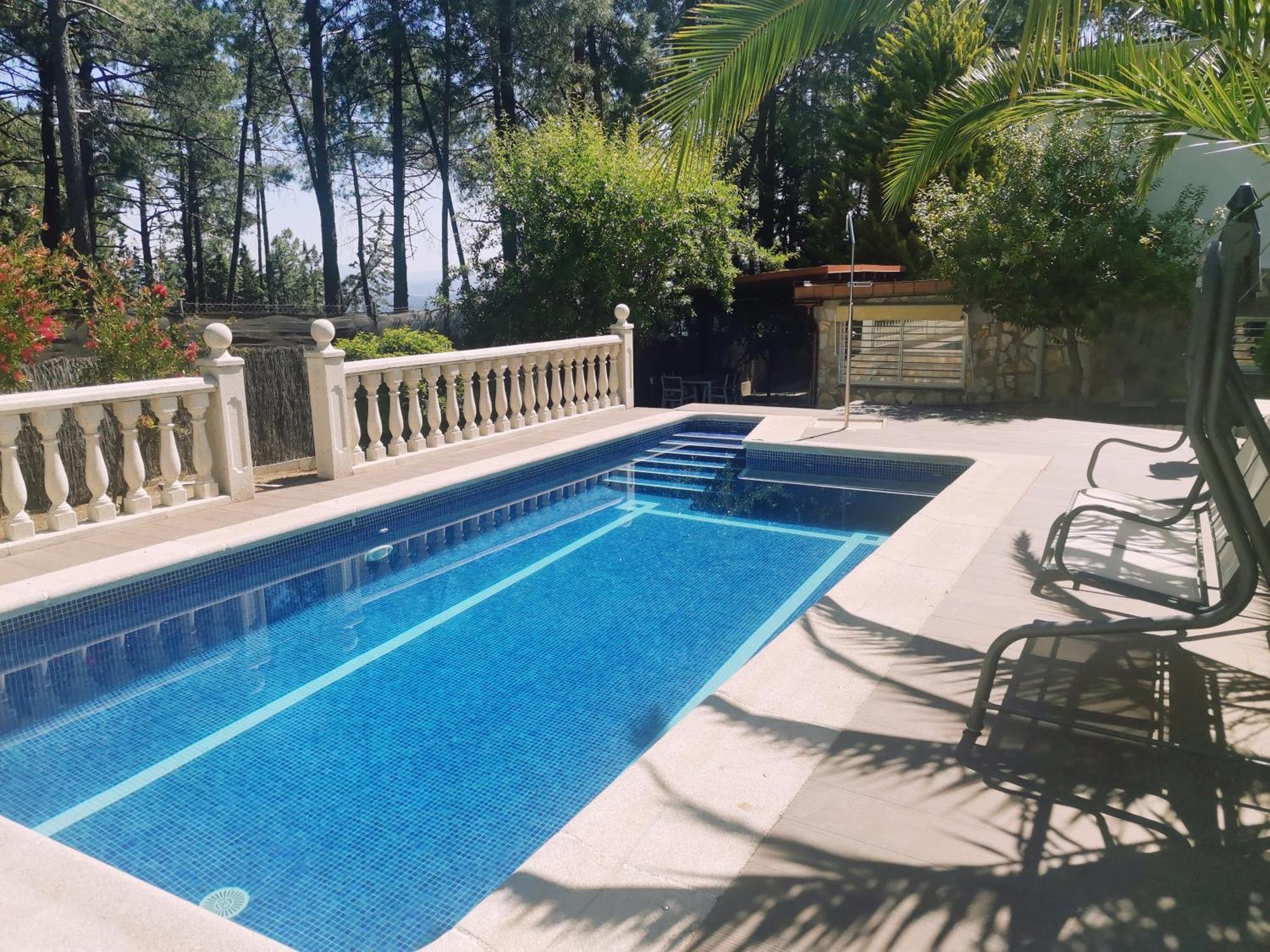 Bonita Casa En El Bosque - El Tiemblo Villa Bagian luar foto